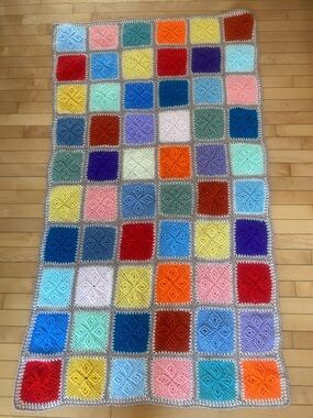 COLOURFUL Granny Square Crochet Throw blanket 61.5” x 31.5”